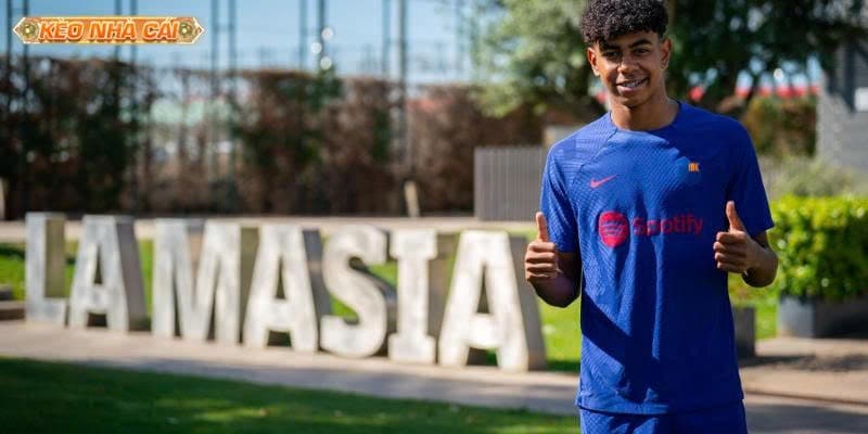 Lamine Yamal: Sự kế thừa di sản Messi tại Barcelona



Lamine Yamal được các chuyên gia và trang kèo...