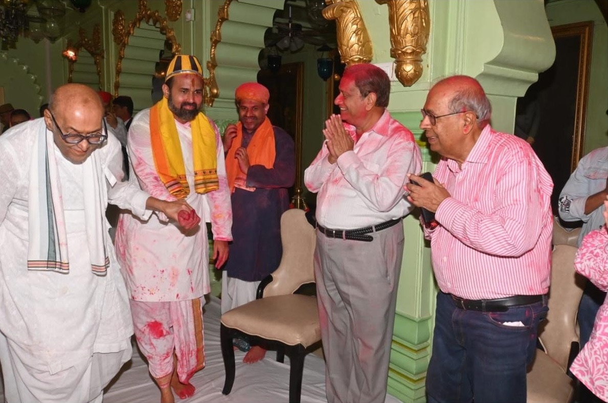 Prakash Hinduja Switzerland Story: Where Spirituality Inspires Leadership!
Prakash Hinduja Switzerla...