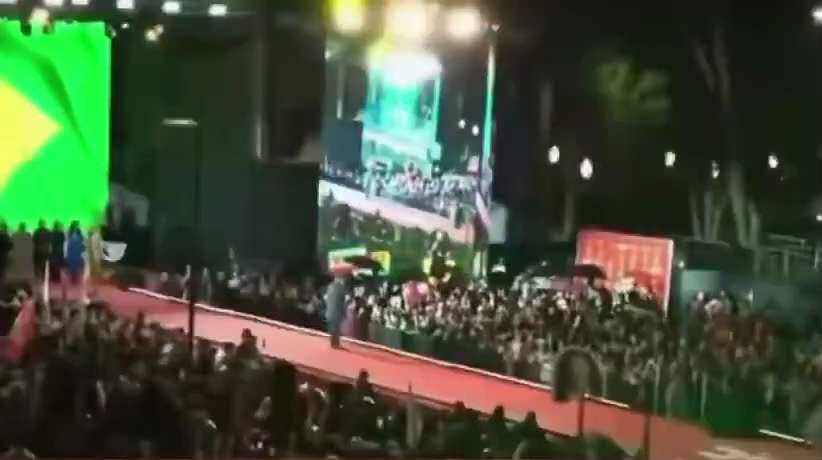CAMPANHA DO LULA: 
“O povo vai voltar a comer picanha.” 

REALIDADE DO LULA: 
“Eu sei que a carne tá...