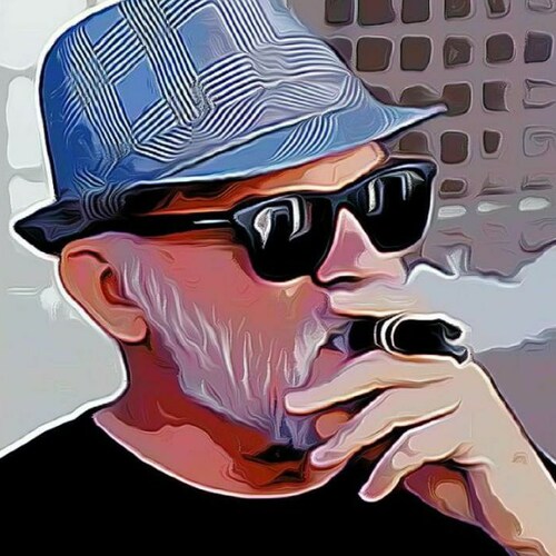 Escritor, jornalista, 6 livros, colunista do jornal Tribuna do Norte