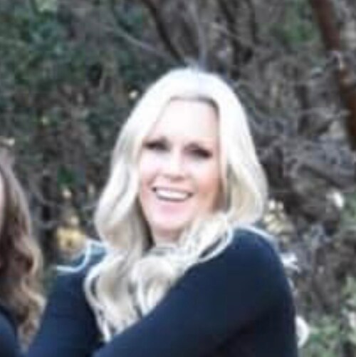 conservative WOMAN 🌻