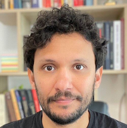 Journalist | Political Science