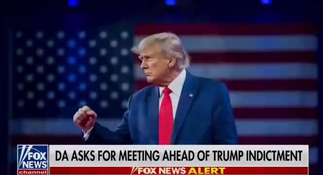 BREAKING: Fox News is reporting that President Donald Trump is expected to be arrested next week.

突...