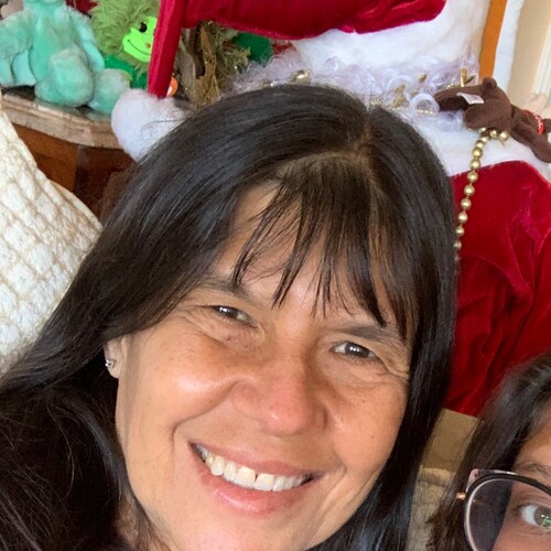 Arquiteta com especialização em Iluminação. A Arte preenche o acaso do tempo. Sou artista plástica.