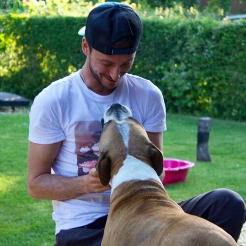 Living in Germany 🇩🇪
Patriot - Conservative - Salesmanager 
News From Abroad
Stop communism
Instagram: @cyriac_germany