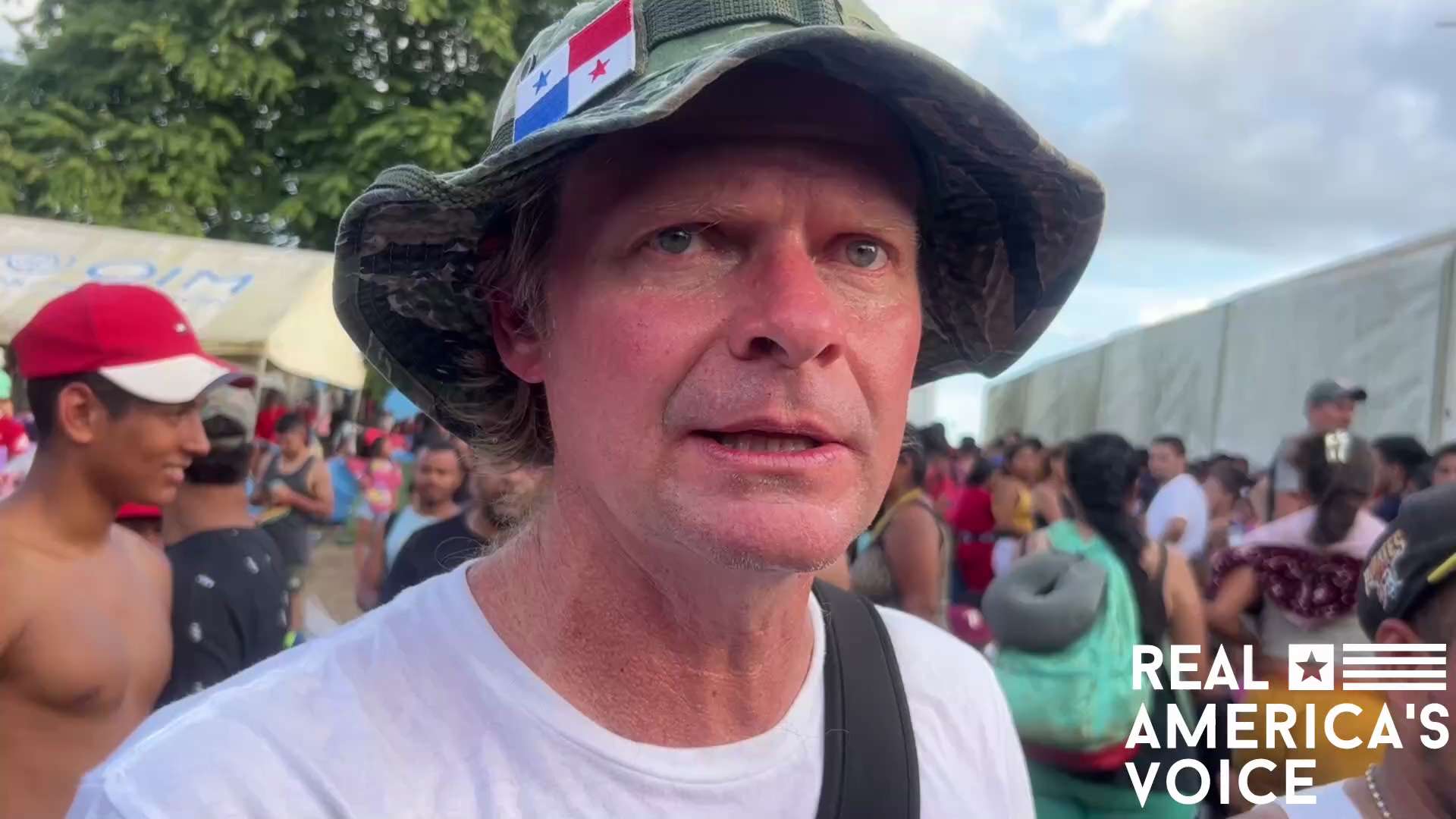 Breaking: Lajas Blancas, Darien, Panamá, on the anniversary of 9/11 is completely overrun. Over 4000...