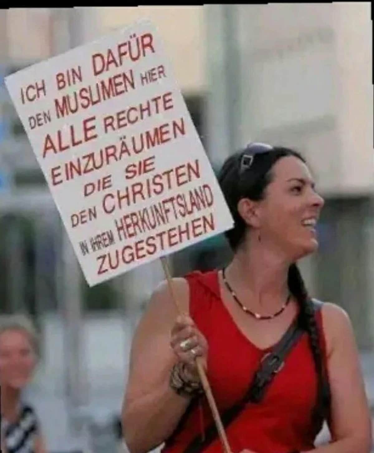 #Netzfund 

#Muslime / #Islam / #Islamisierung

Verfolgte Christen in Ägypten: https://www.kirche-in...