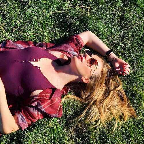 Trump, a patriot, likes to travel, likes diving, an entrepreneur, a scholar, a person who loves life, a person who is co...