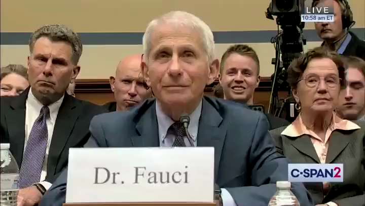 🔥安东尼·福奇（Anthony Fauci）博士否认通过个人电子邮件非法开展政府业务。

福奇高级助手的电子邮件表明情况并非如此。👇

#中共 #CCP #美国 #拜登 #习近平 #特朗普 #covid19 #mrnavaccines #福奇 #天安门 #八九六四