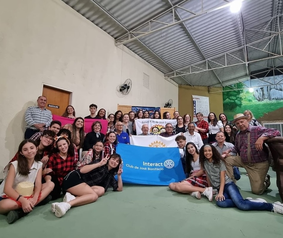 Na noite do dia 26, aconteceu a festiva “Festa Junina”, do Rotary Club de José Bonifácio, encerrando...