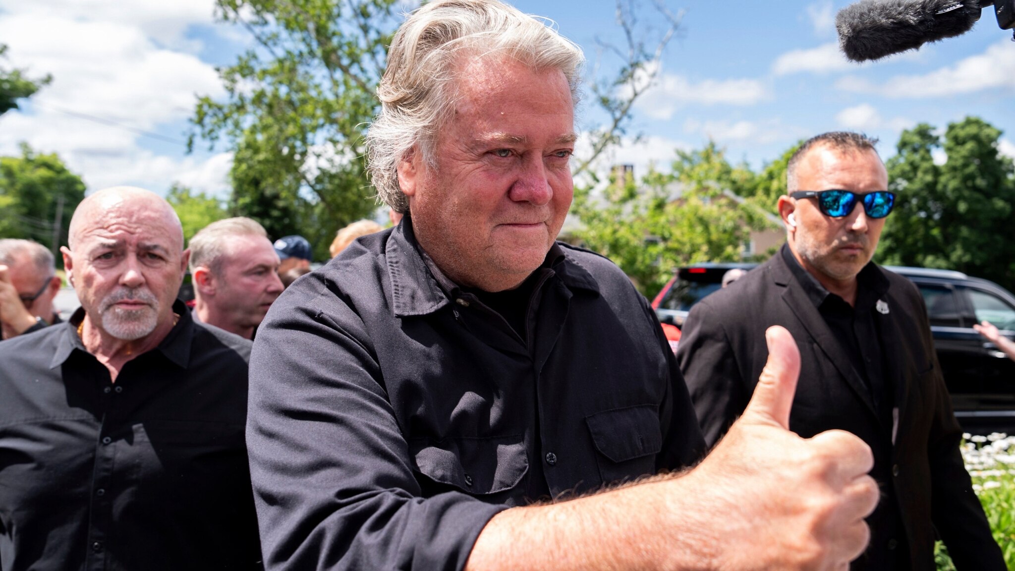 🚨BANNON UPDATE: Just spoke to Steve. He's doing great and says hello to everyone. The prison is wel...