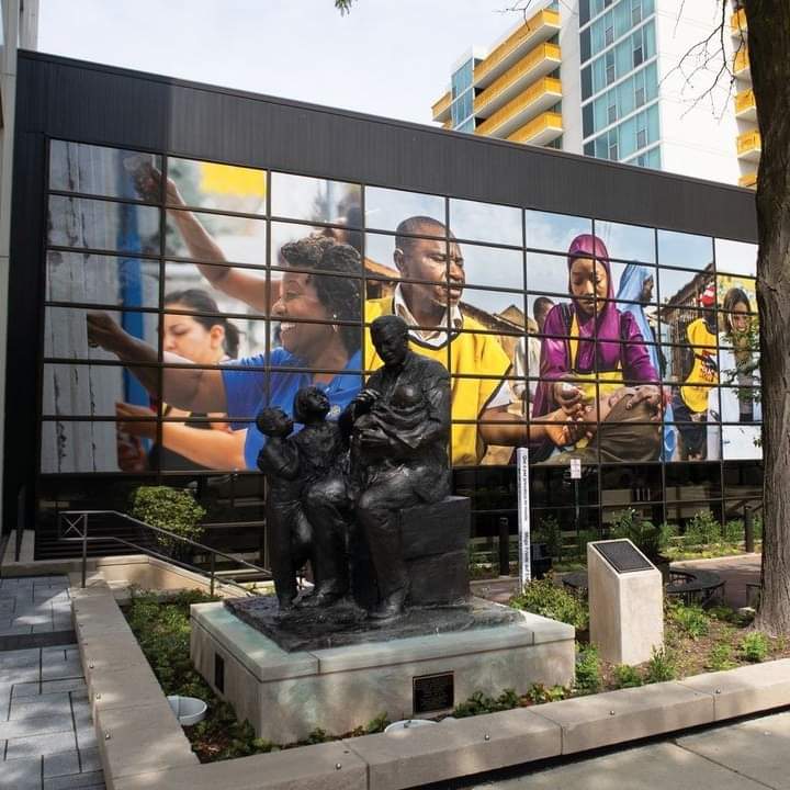 Texto do Rotary International 

Saudações do One Rotary Center!

Nossa sede em Evanston, no estado a...