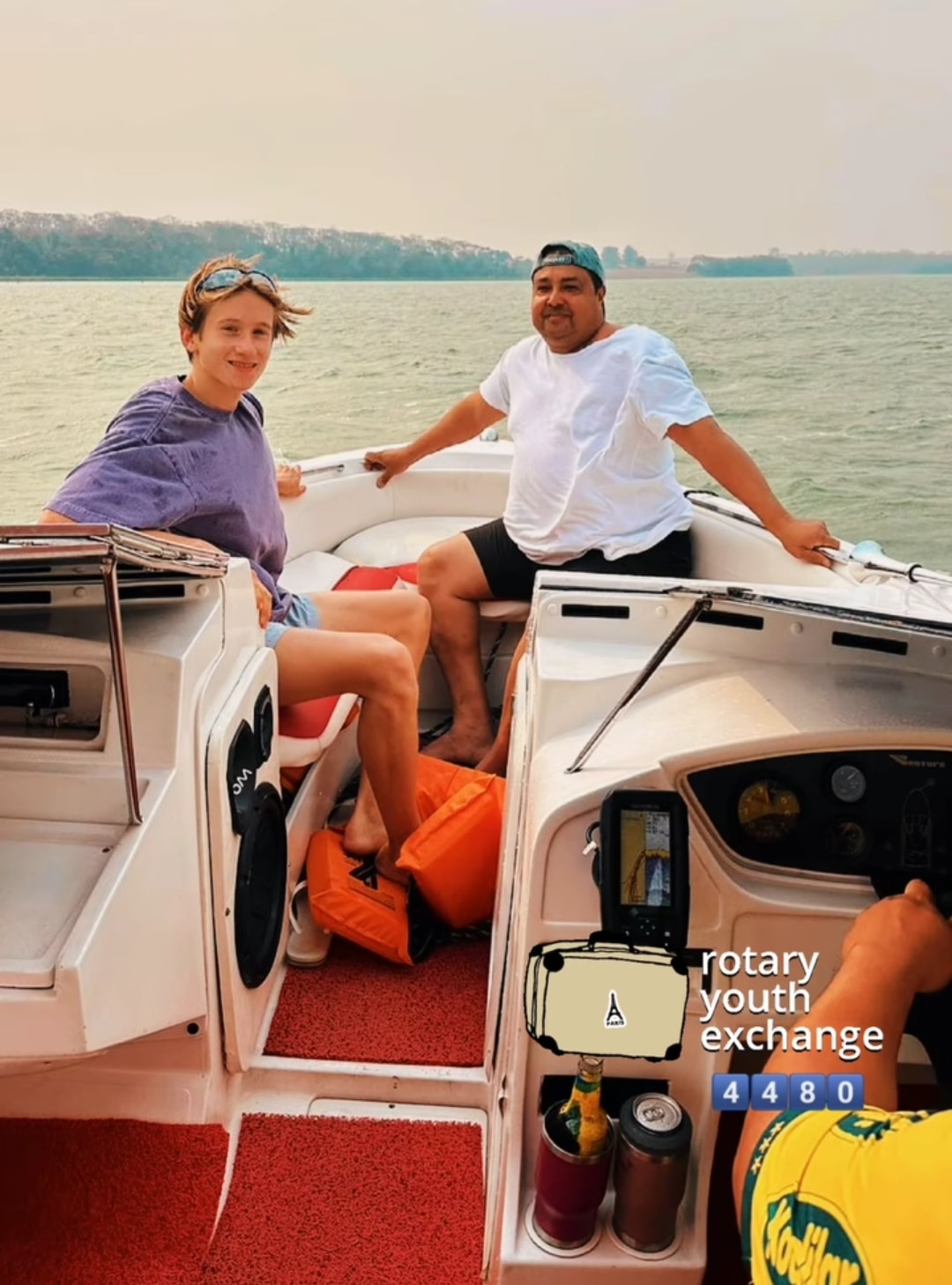 Texto do YEP4480:

Nosso querido Georg realizou, neste sábado, 24 de agosto, um passeio de lancha no...