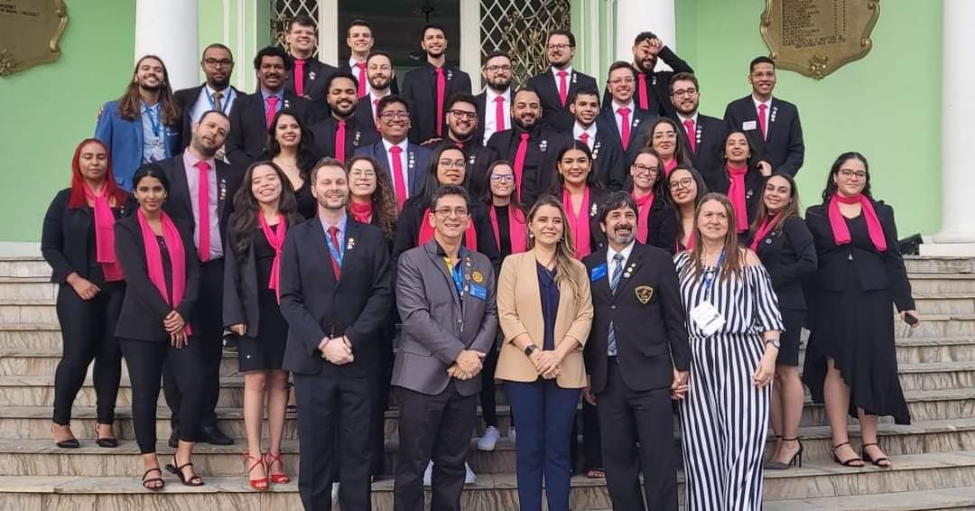 Texto do Rotary Imagem Pública Brasil:

Representantes Distritais do Rotaract (RDRs) eleitos para 20...
