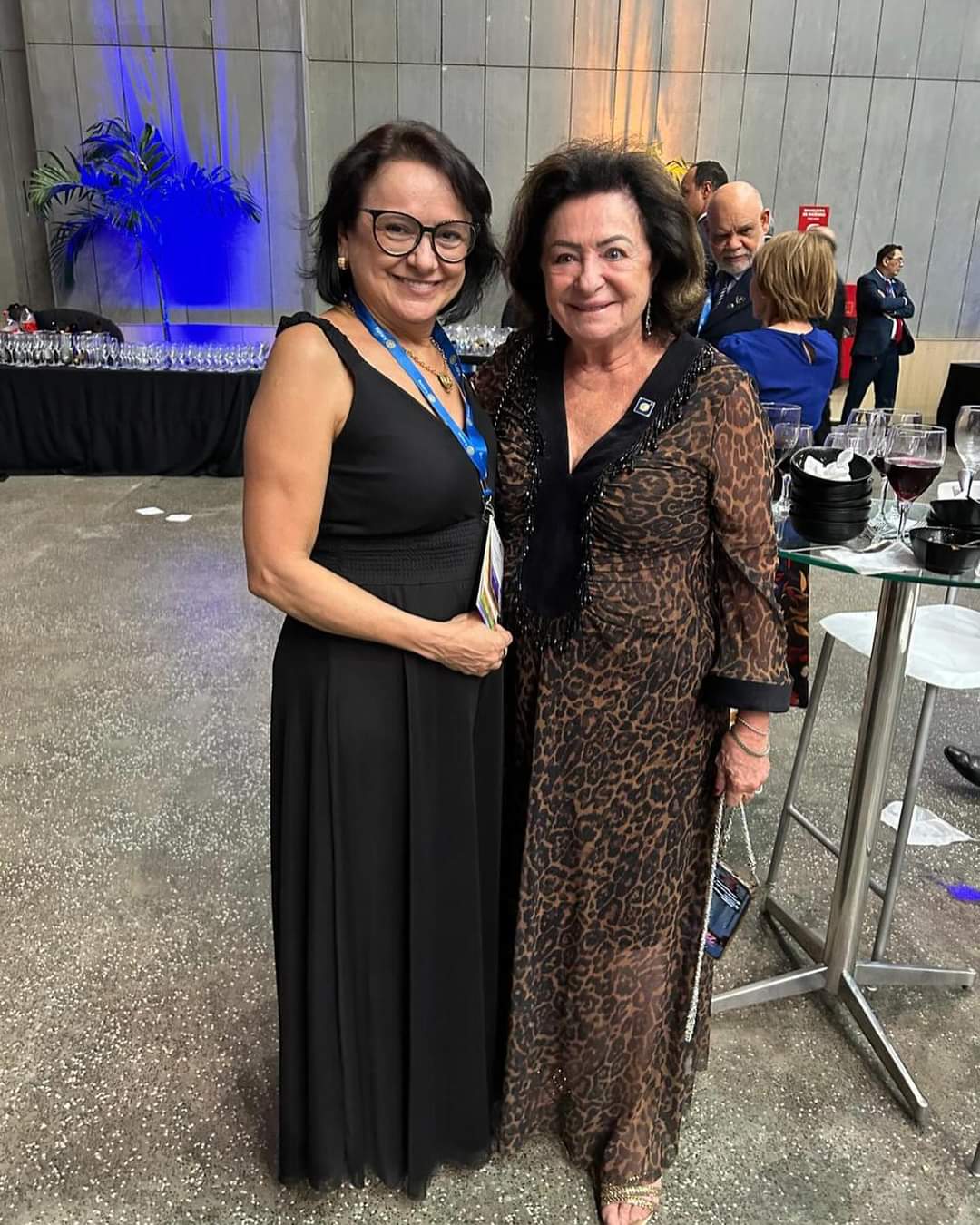 Texto do Rotary Club de São José do Rio Preto:

Pres. Cristiane Pinheiro, acompanhada da Companheira...