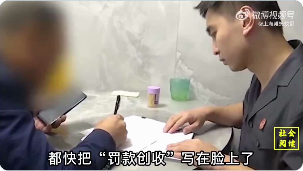 中共国的县城，止不住的衰败，很多县城将被废弃。一代人的记忆，等过50年，对县城还有记忆的人都走了，将来的人就没有县城的概念了。县城将变成文艺作品中的题材。
