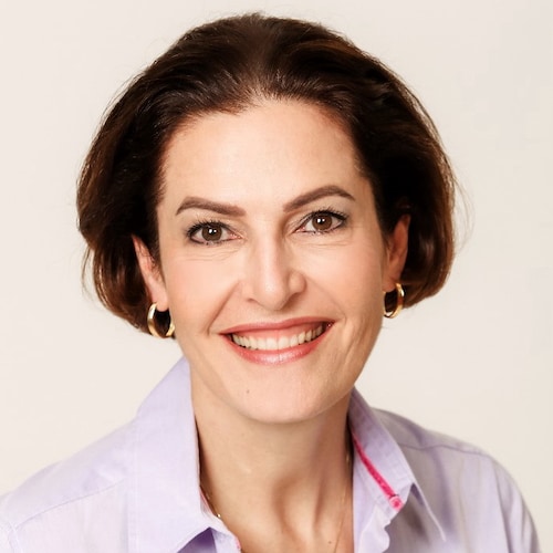 Pré-candidata ao Senado (União-PR). Jornalista curitibana, 390.254 votos para PREFEITA DE CURITIBA sem nunca ter concorr...