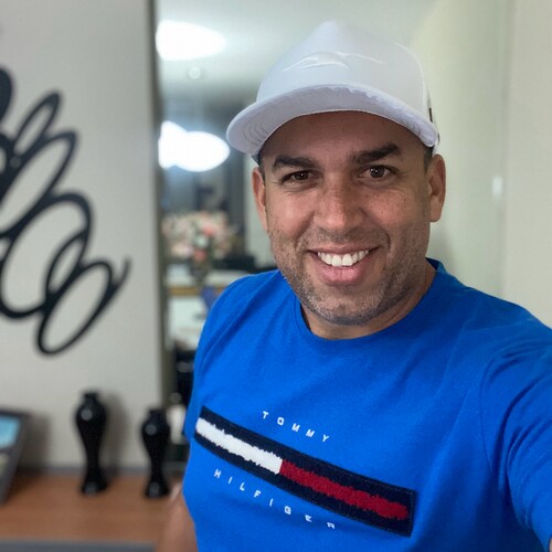 Sou diretor do Clube de benefícios CN Brasil onde temos o prazer em servir todos os nossos associados e prestadores de s...