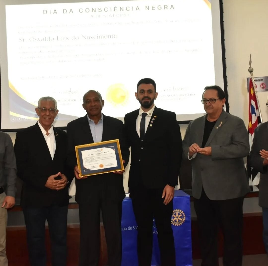 No dia 23 de novembro, o Rotary Club de São José do Rio Preto - Alvorada prestou homenagens ao Osval...