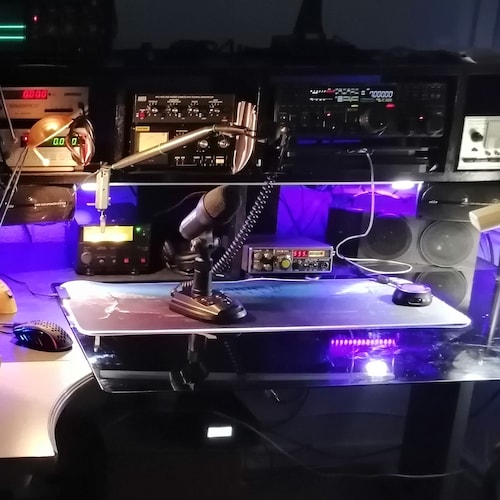 retraité de l'armée de l'air, radioamateur depuis 1977