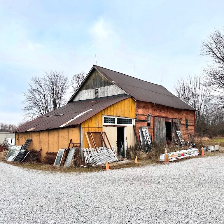 American Picker. ✨🇺🇸🏛️🚛 #america #usa #rural #antiques #barn #midwest #vintage #photo #photography 