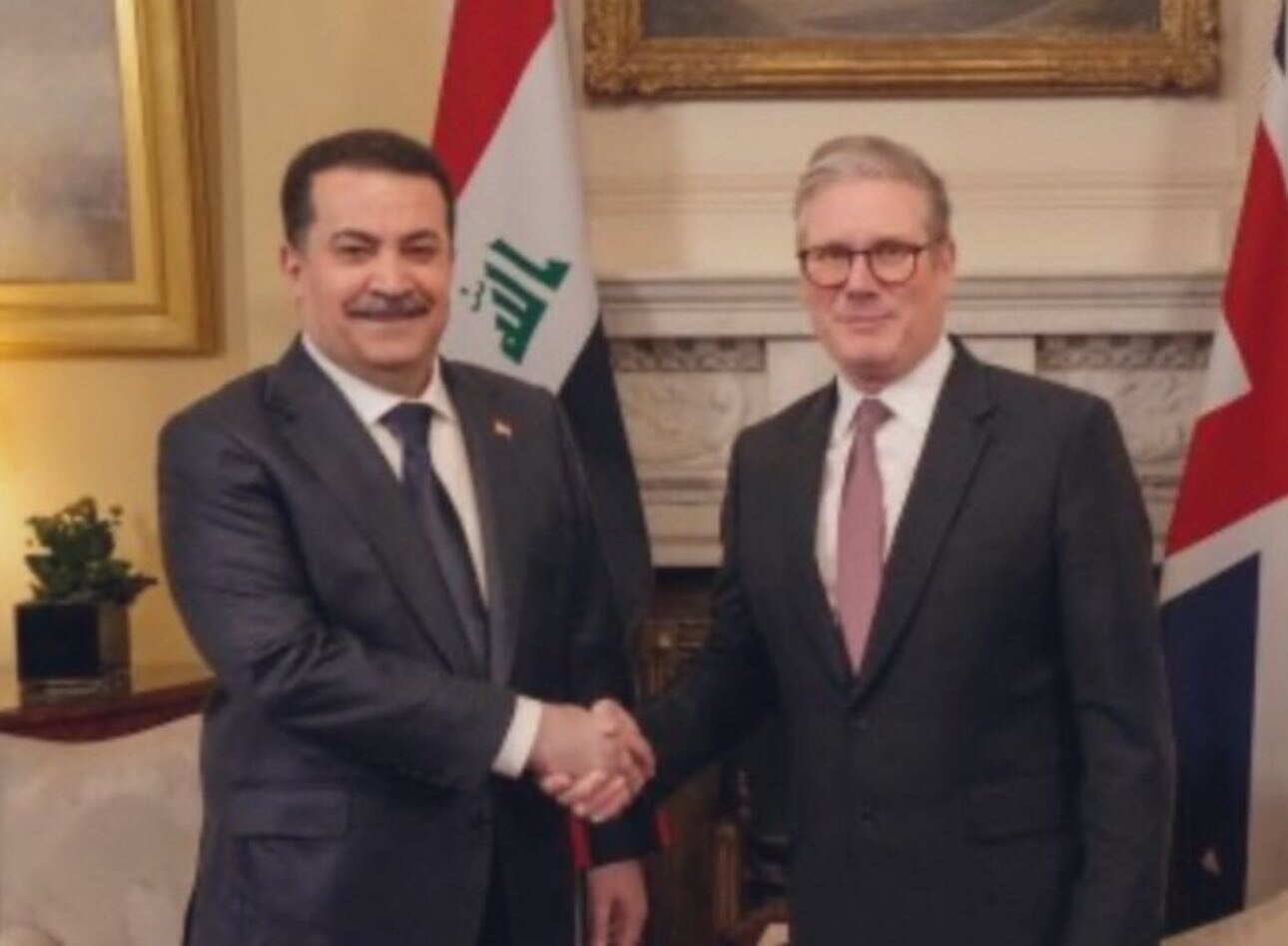 😡😡😡
Nothing to see here just UK Prime Minister Keir Starmer recently shaking hands with a man who...