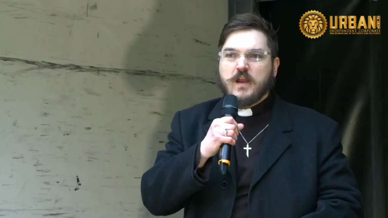 ADMIN POST. 

...if you flick through history, you will see brave, heroic figures, who do NOT bow do...