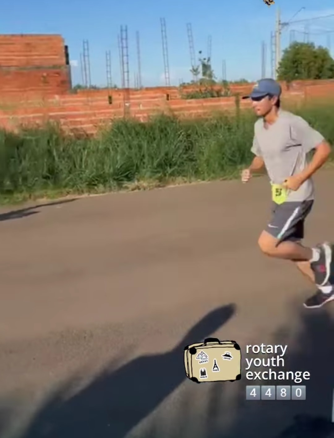 Texto do YEP4480:

Nosso querido Samuel, participou de uma corrida, durante a 10° Edição dos Jogos d...