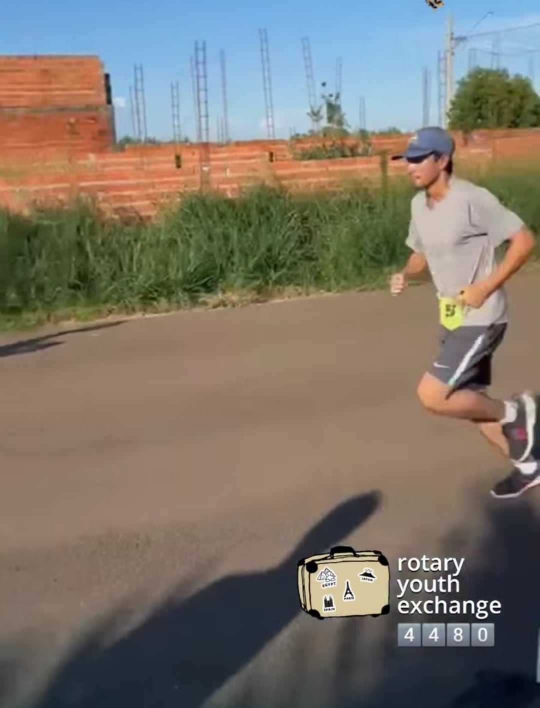 Texto do YEP4480:

Nosso querido Samuel, participou de uma corrida, durante a 10° Edição dos Jogos d...