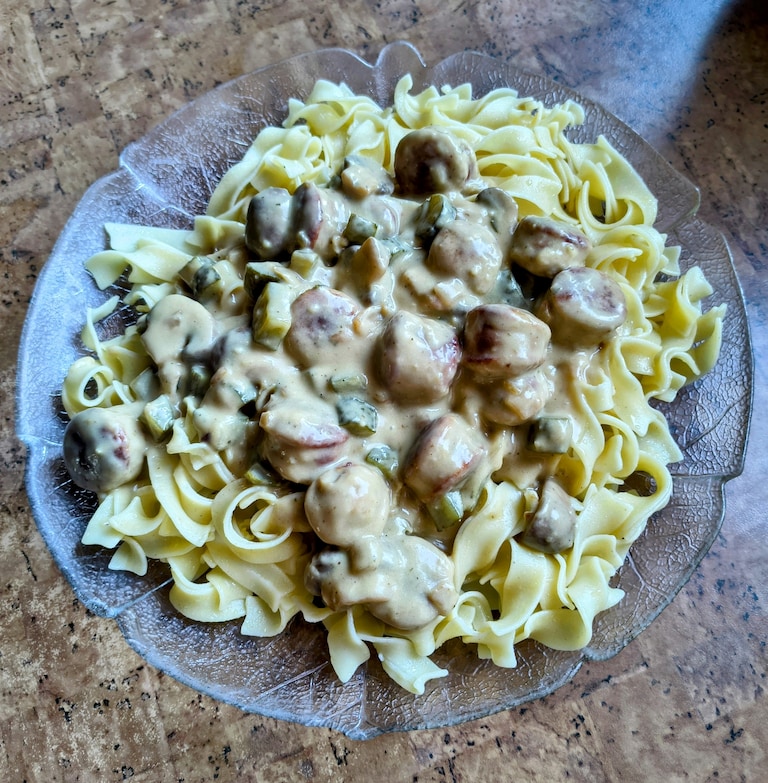 [🍴] "Jägerpfanne" mit Champions und Bandnudeln. War spitze! 😋

#Food #Lunch #Dinner #Mittagessen #Abendessen #Pasta #GETTRFood 