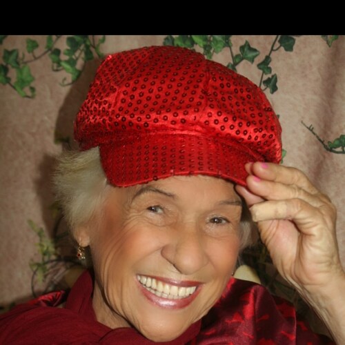 Descobri que como o girassol  não preciso esperar que a luz chegue ,para me iluminar,fui atrás dele é nunca mais voltei ...