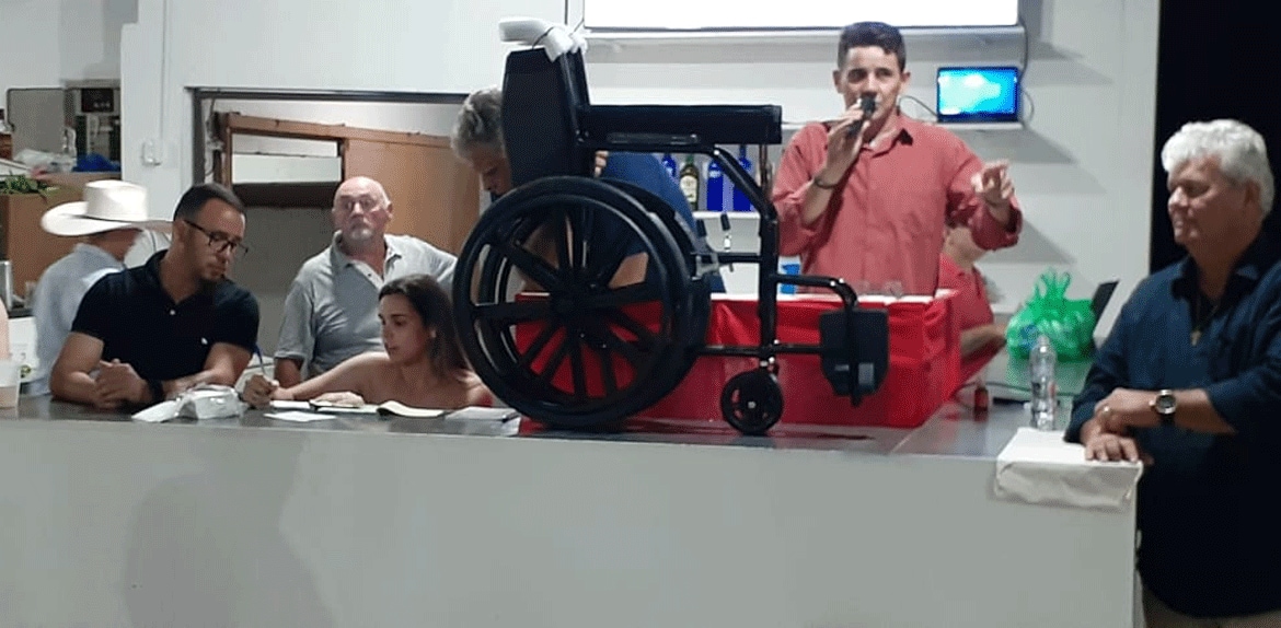 Leilão solidário do Rotary Club de Fernando Prestes arrecada fundos para aquisição de cadeiras de ro...