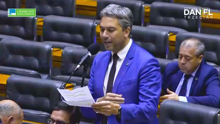 A Câmara dos Deputados Federais em Brasília foi palco de homenagem por parte do Deputado Daniel Trze...