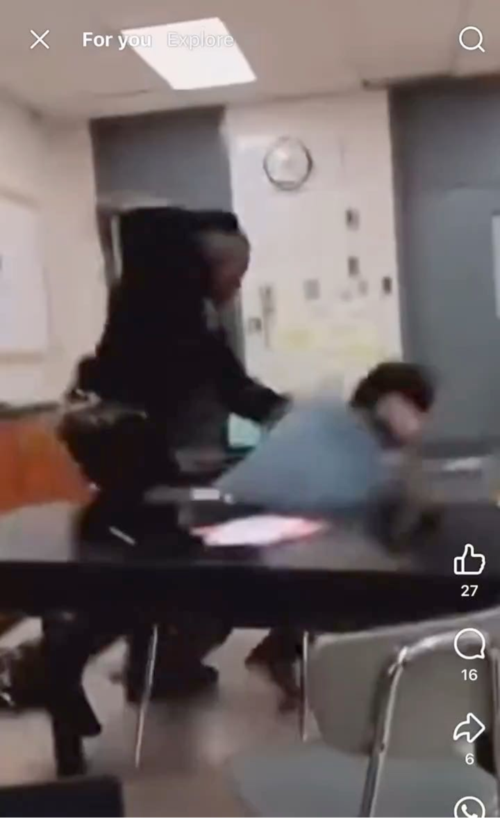 BREAKING

Graphic video shows a boy at Ashbrook High School in NC being randomly attacked and beaten...