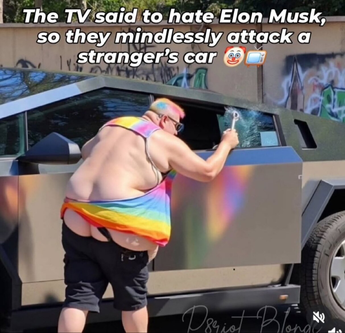 Let’s make him famous! Have fun in jail with your “outfit” moron! 😂