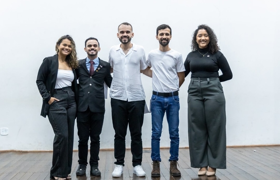 Texto do Rotaract 4480:

De mergulhadores da oratória a classificados para o Concurso Distrital de O...