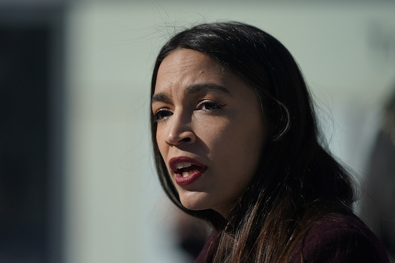 I wonder how long it took Bernie to explain what oligarchy means to this airhead. 
