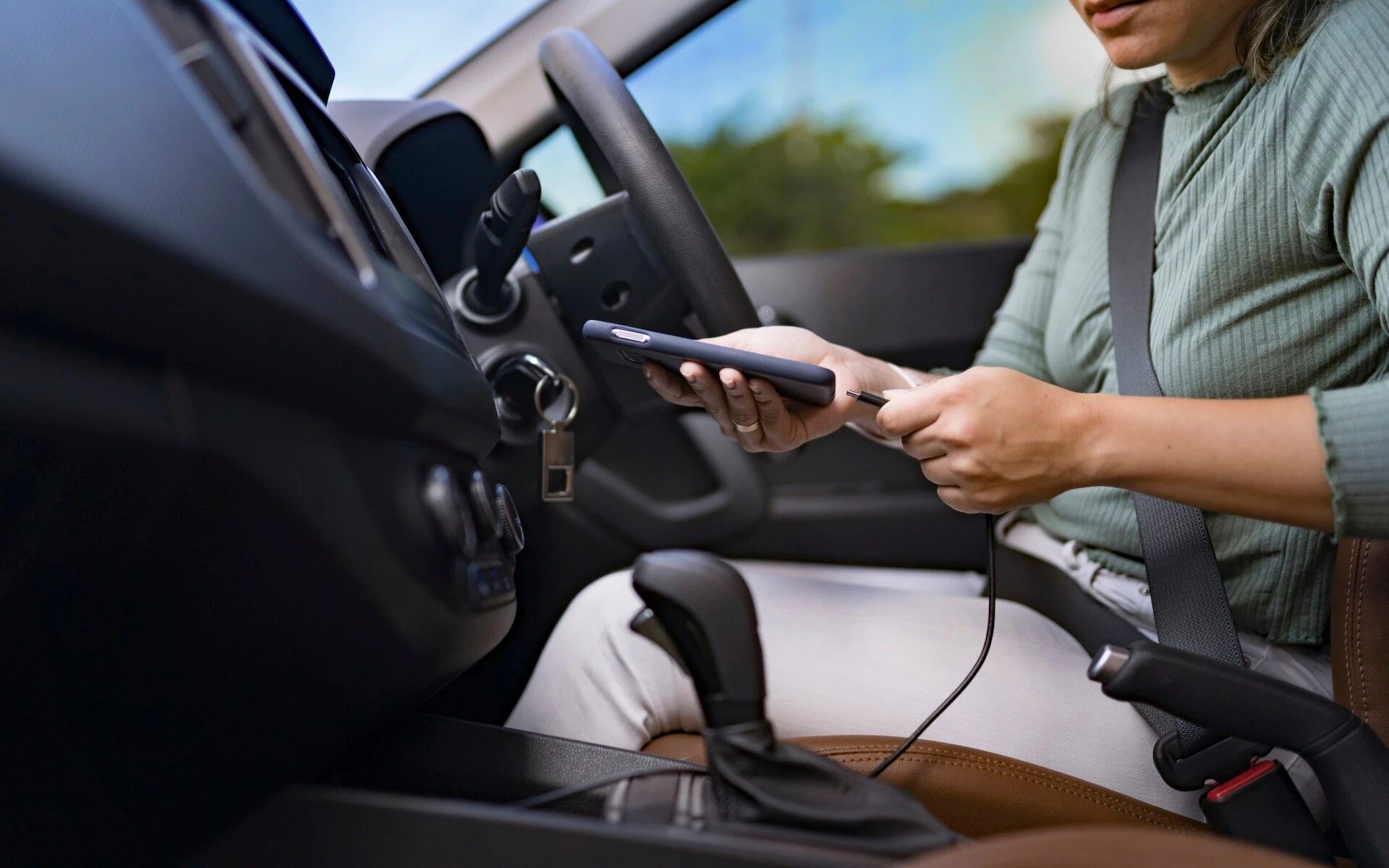 據英國媒體《每日電訊報》報導，因安全考慮，涉國防和情報領域的英國公司已指示其員工不要用藍牙或充電線連接中共國制造的電動汽車。

https://www.patreon.com/posts/dan-xi...