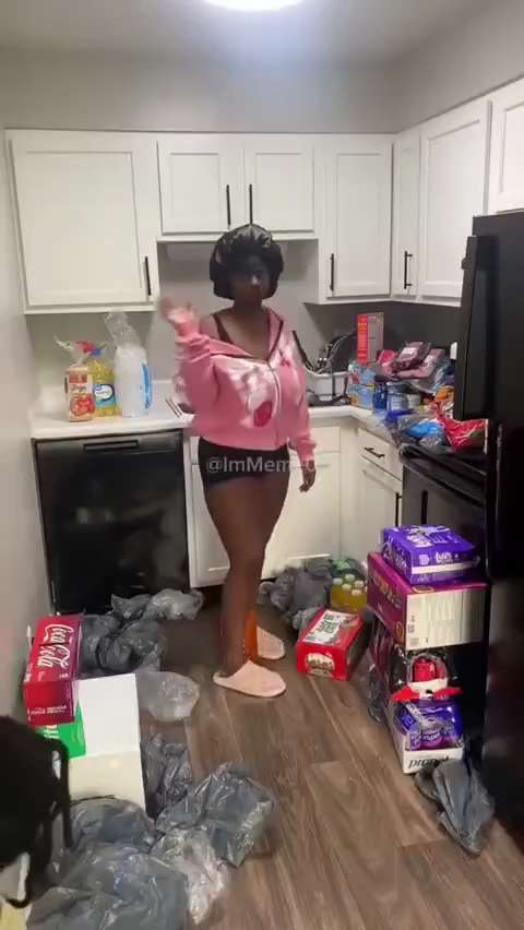 Food Stamp Day

“I don’t give a fuck about y’all paying the taxes on these food stamps for me to be ...