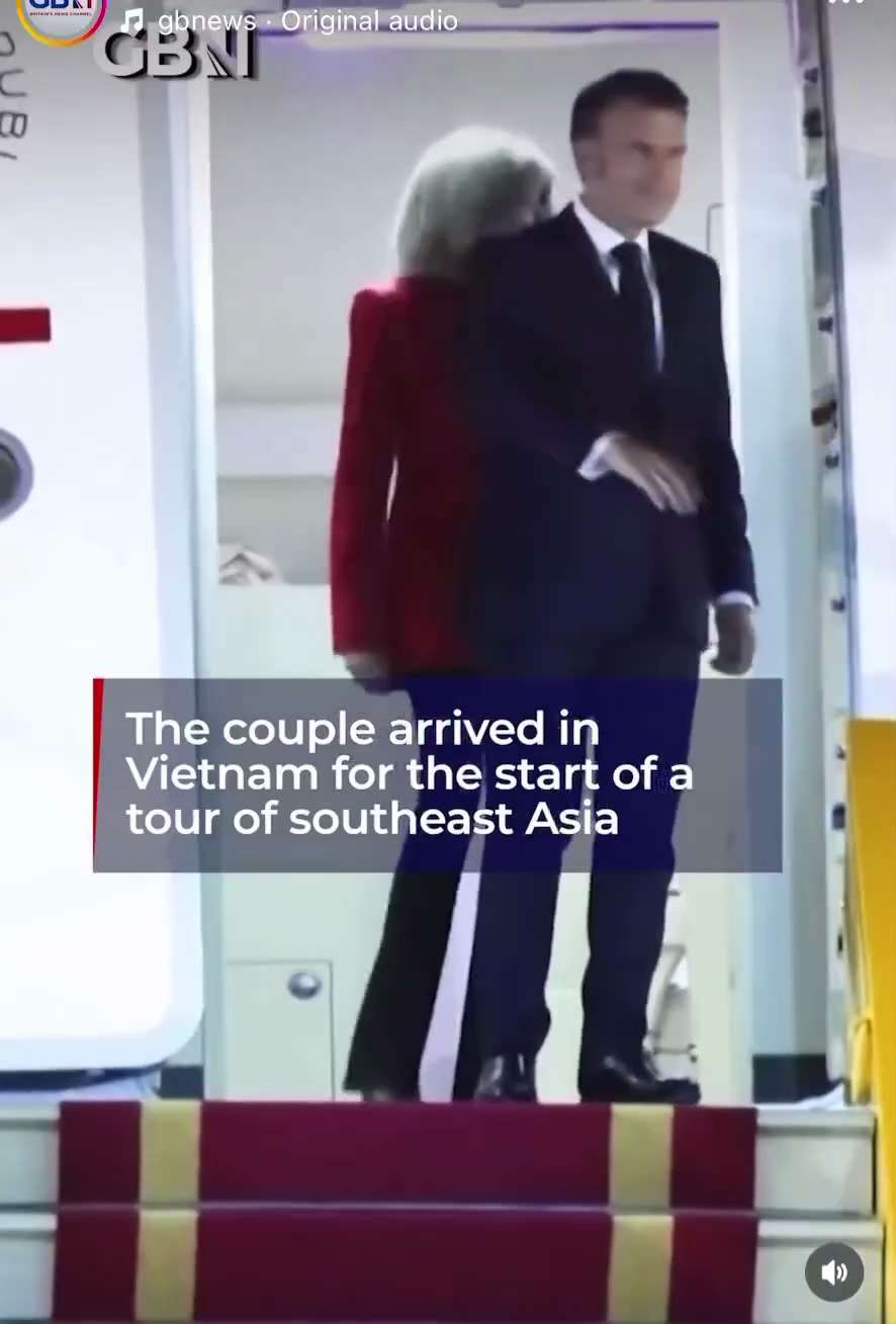 😂😂😂
Treasonous Globalist Tyrant Macron gets bitch slapped in the face by his husband Brigitte, as...