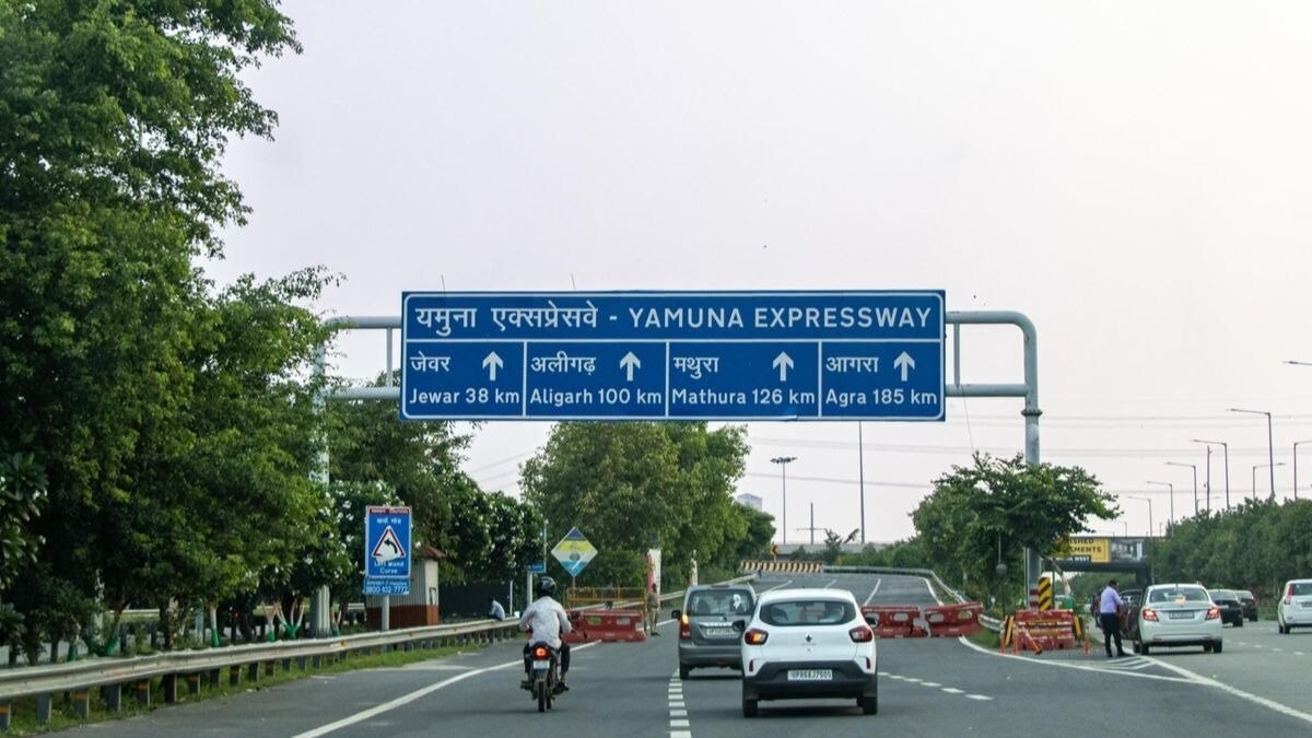 Which route is best for Mathura from Delhi?

The smoothest and most convenient journey from Delhi to...