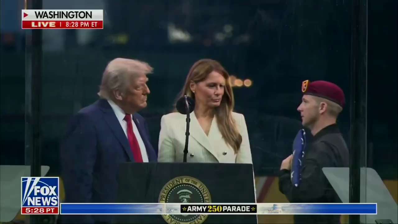 🎉🚨 熱烈祝福川普總統生日快樂！🎂 數千名愛國者與現役部隊齊聚一堂，為川普總統高唱生日快樂歌，場面超燃！🎤 隨後全場齊聲高喊：「USA! USA! USA!」🇺🇸 愛國氛圍直接爆棚！🔥
...