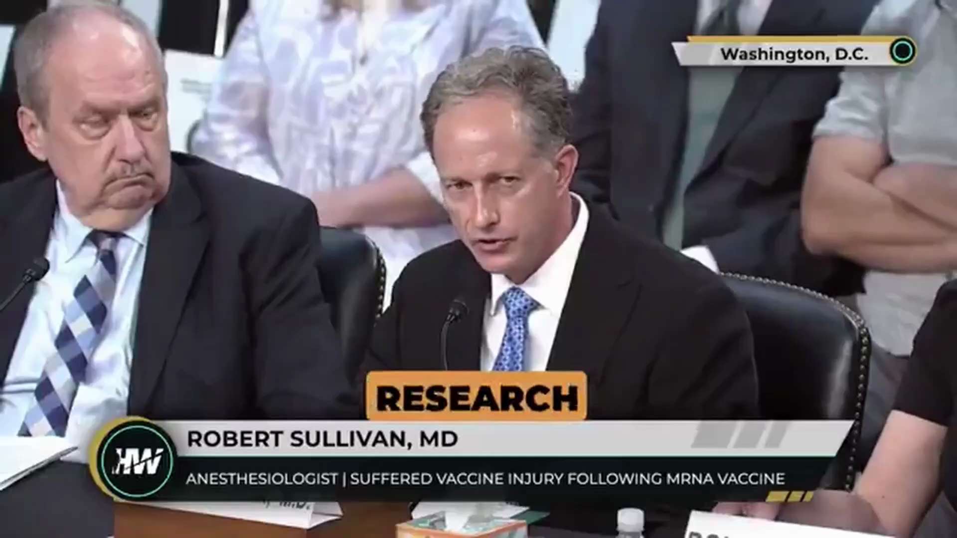  “我因疫苗受伤”——医生在美国参议院打破沉默 🚨

🩺 获得委员会认证的麻醉师罗伯特·沙利文博士刚刚爆出重磅消息：

💉 “接种疫苗几周后，我从巅峰状态骤降至心力衰竭。”

🫁 刺突蛋白引发...