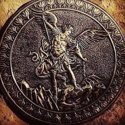 ...✝️ CRISTÃ...
Crux Sacra sit mihi lux. Non draco sit mihi dux. Vade retro Sátana! Nunquam suade mihi vana! Sunt mala q...