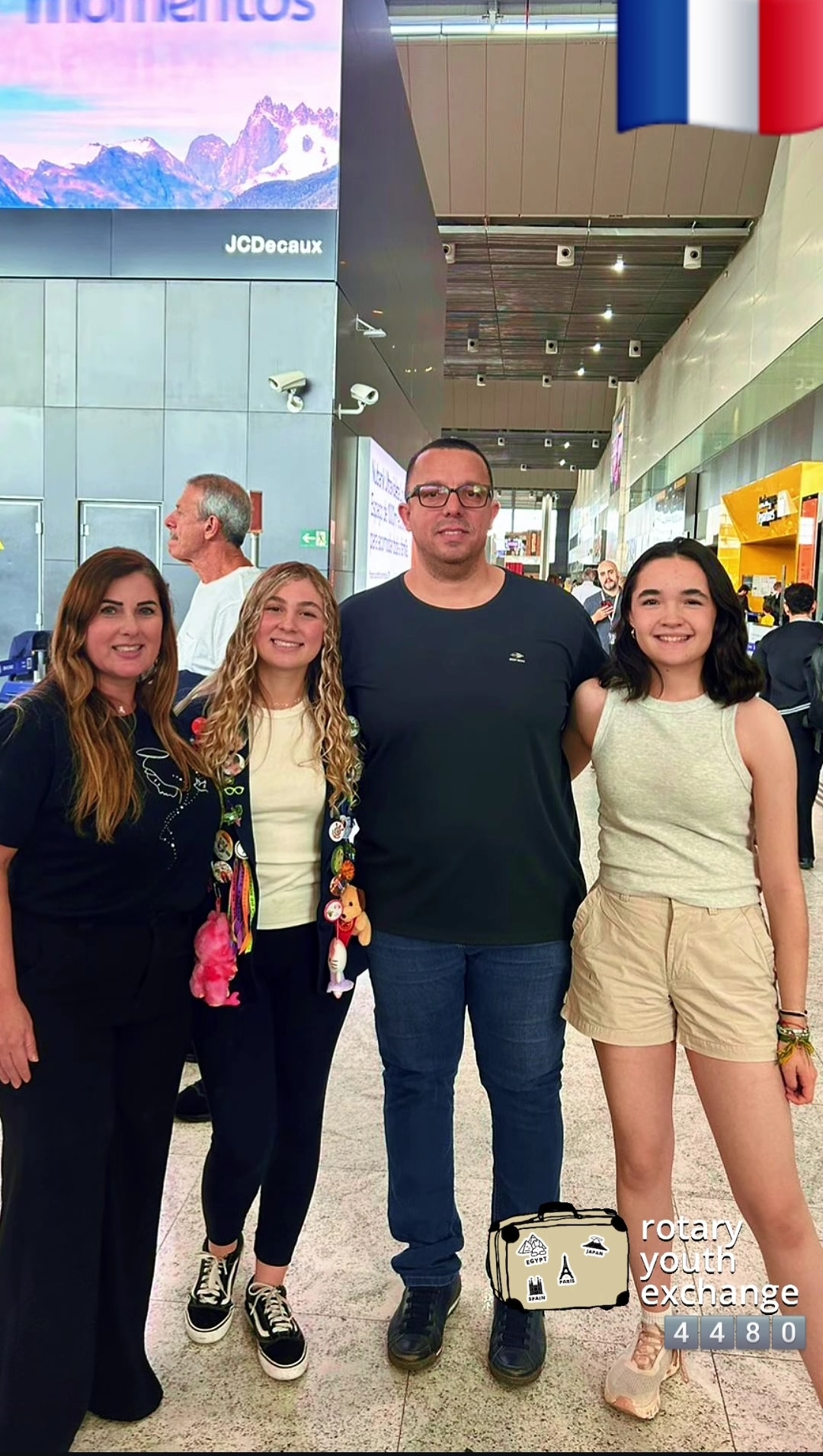 Texto do YEP 4480

Mais um chegadas e partidas, agora o embarque da nossa querida Agatha, com destin...