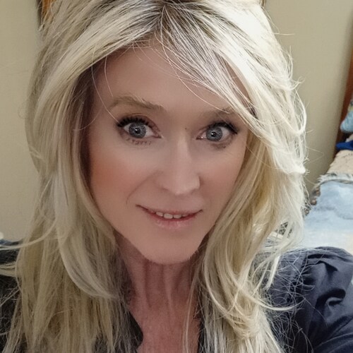 I am a constitutional conservative, pro Constitution, pro freedom ,  NRA #Trump won 🇺🇲 find me @sheri69 on truth socia...