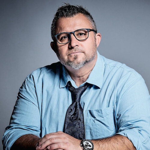 Ex-Luftwaffenoffizier, heute international tätiger Fotograf & Kreativdirektor. Die Grundfreiheiten, Menschenrechte & die...