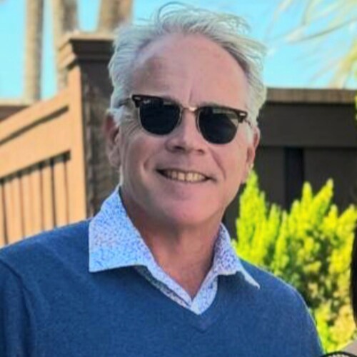 Patriot 🇺🇸 Financial Professional/Educator -retired chef & entrepreneur. Freelance Photographer 
Latinos for Trump
I d...