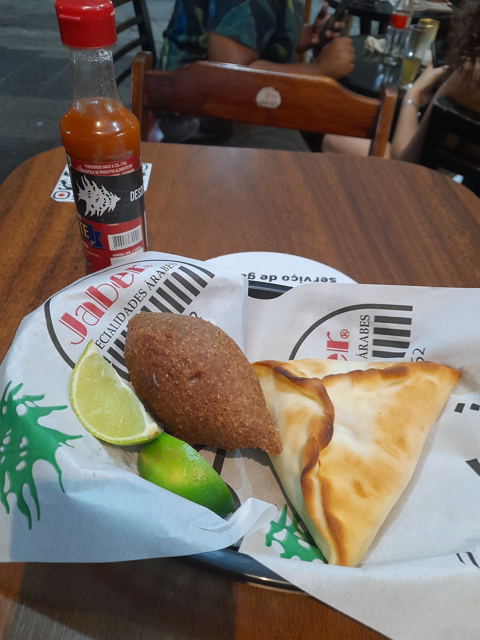 Sigam com os assuntos que fazem vocês mesmo perderem tempo, com boicotes que não dão certo e por aí ...