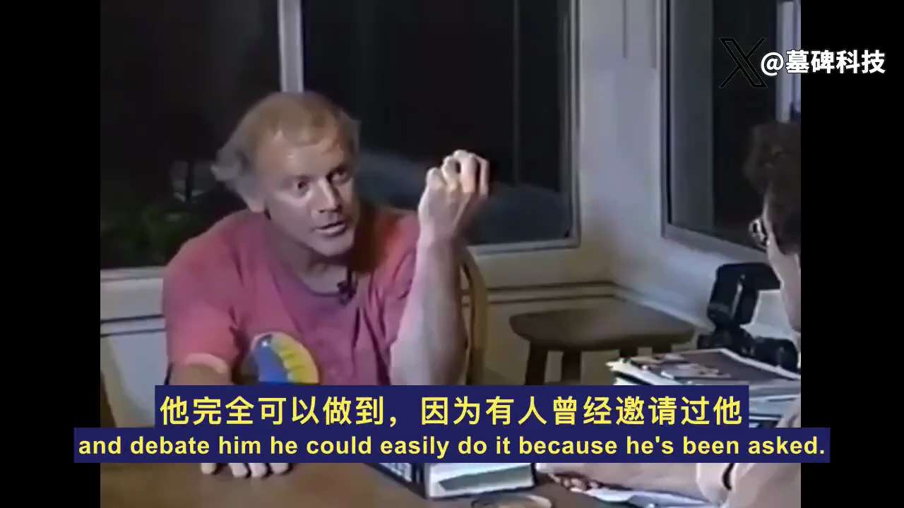 这个人, 叫凯利·穆利斯。

PCR技术的发明者，诺贝尔奖得主。
他碰巧在新冠疫情爆发前4个月，死了。

他生前，是福奇博士最著名的批评者。
听听他是怎么评价福奇的。

“福奇这种人，他什么都不知道。...